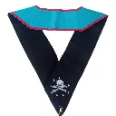 sautoir-venerable-maitre-reaa-brode-main-decors-maconniques (2)_clipped_rev_1.webp