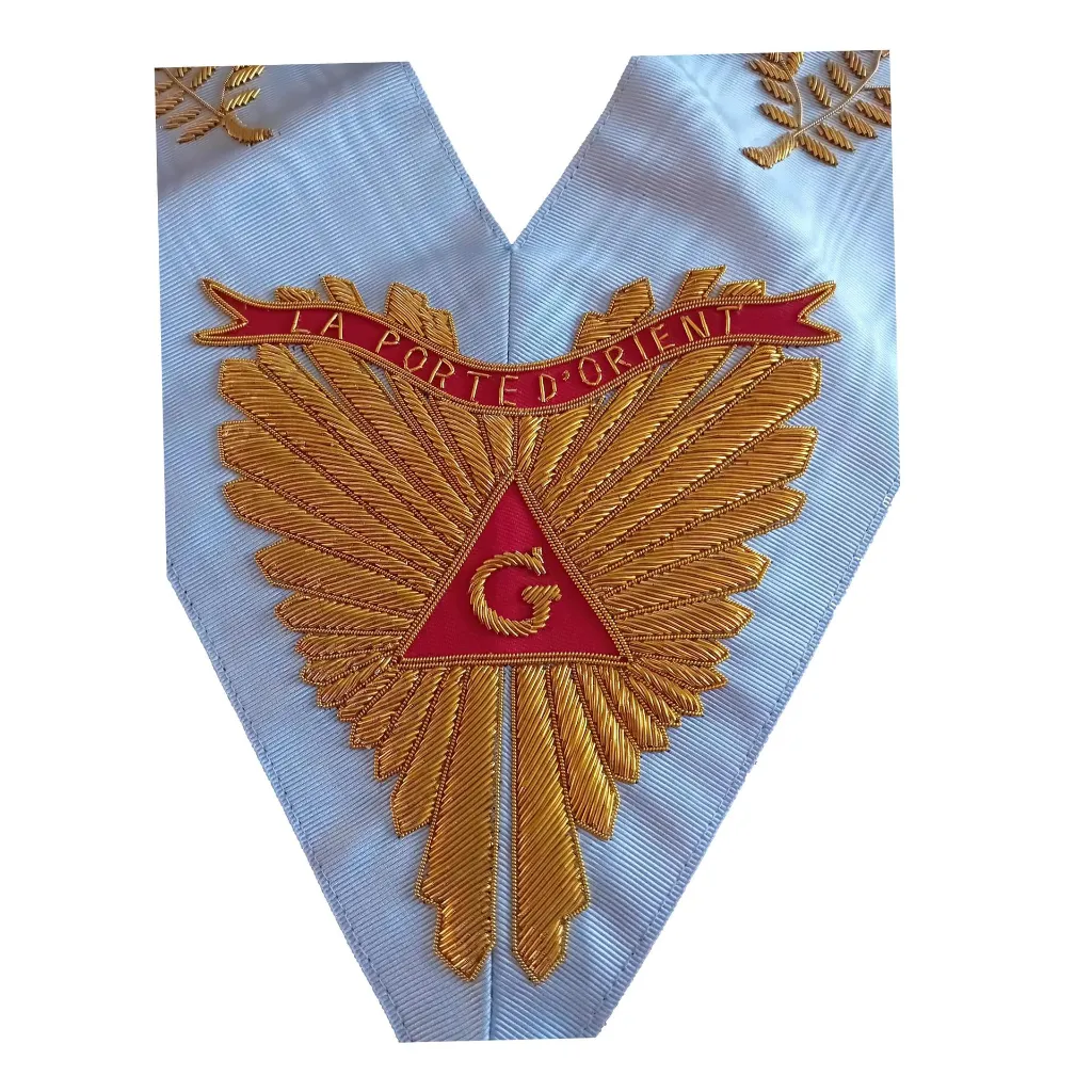 D019-sautoir-venerable-brode-main-rite-francais-decors-maconniques (1).webp