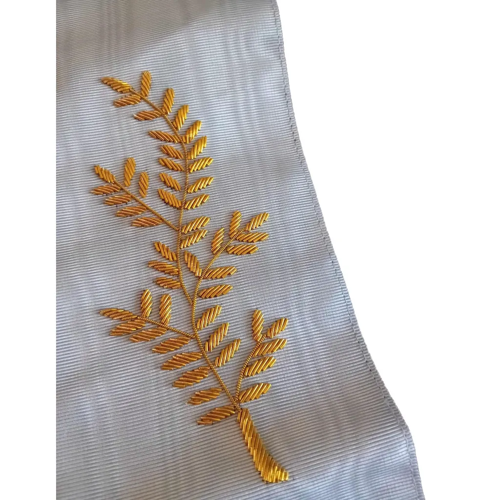 D019-sautoir-venerable-brode-main-rite-francais-decors-maconniques (2).webp